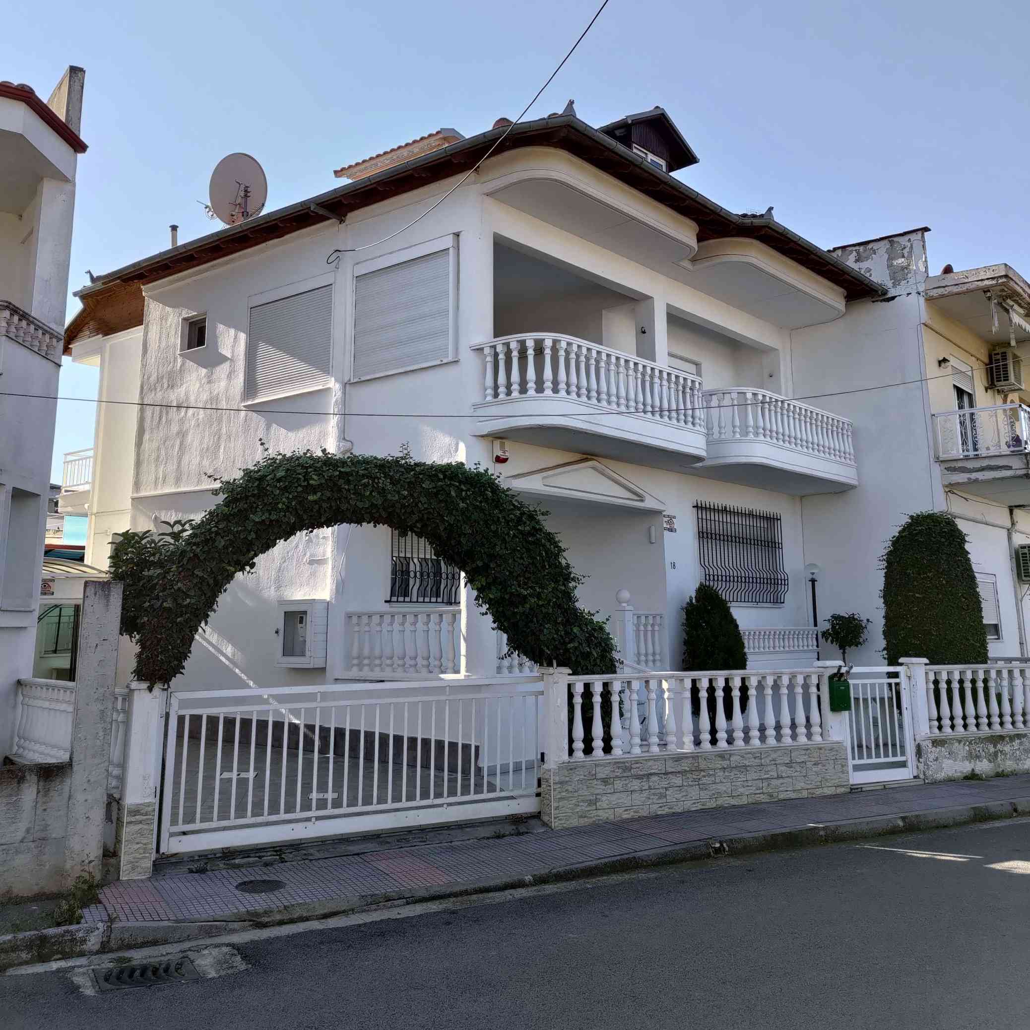 ΠΩΛΕΙΤΑΙ ΜΟΝΟΚΑΤΟΙΚΙΑ ΣΤΗΝ ΚΑΛΛΙΘΕΑ ΠΙΕΡΙΑΣ